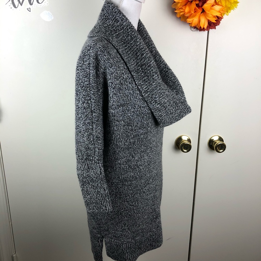 EXPRESS DEEP COWL NECK MERINO WOOL BLEND 3/4 SLEEVE SWEATER SZ MED GRY/WHT - Picture 5 of 8